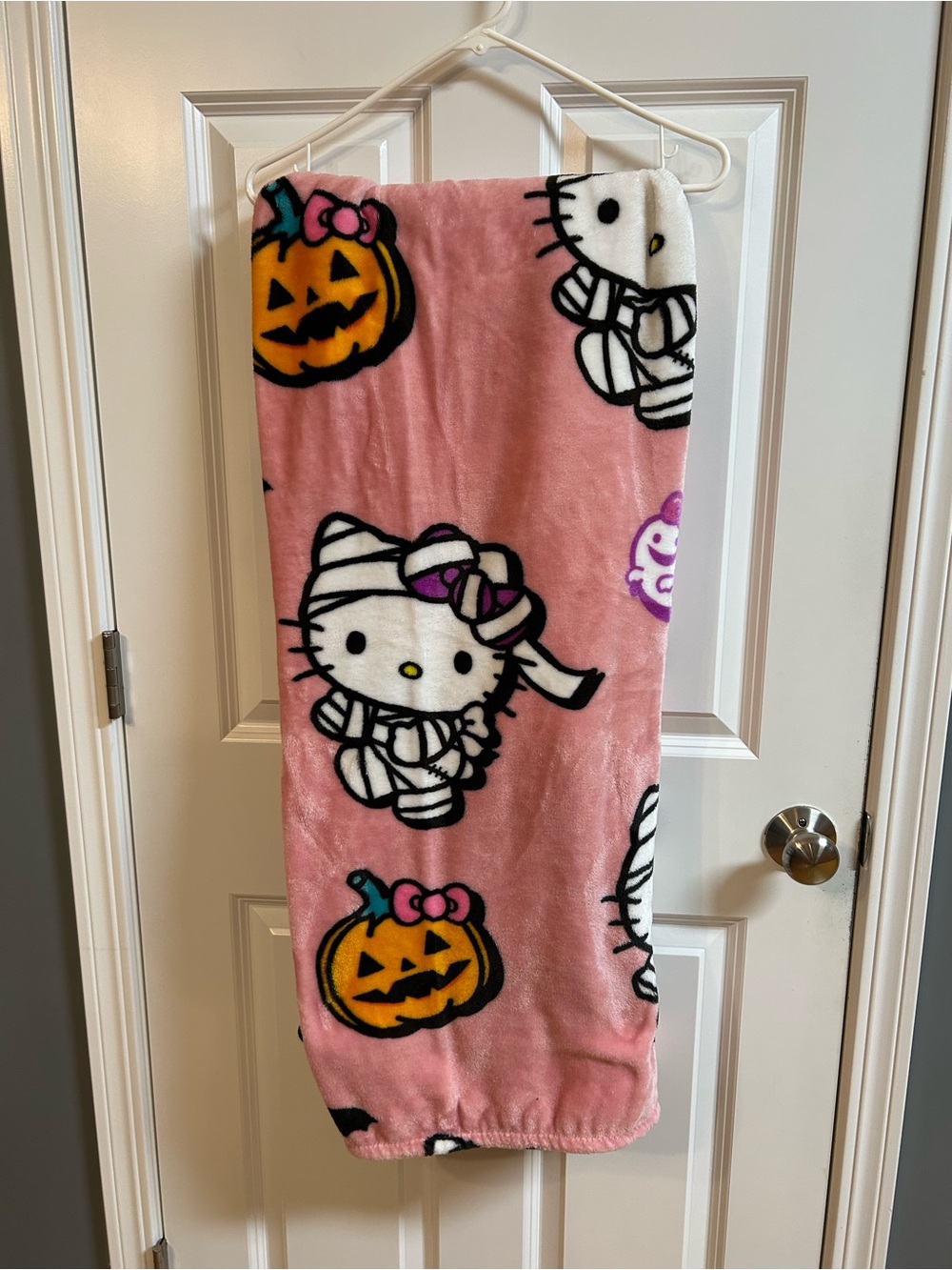 Hello Kitty Pink Halloween Mummy & Pumpkin Plush Blanket